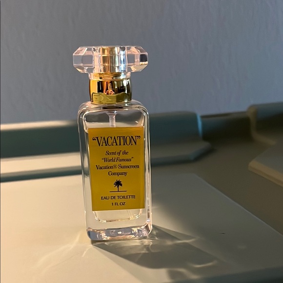 Vacation Eau de Toilette Perfume - Picture 3 of 4